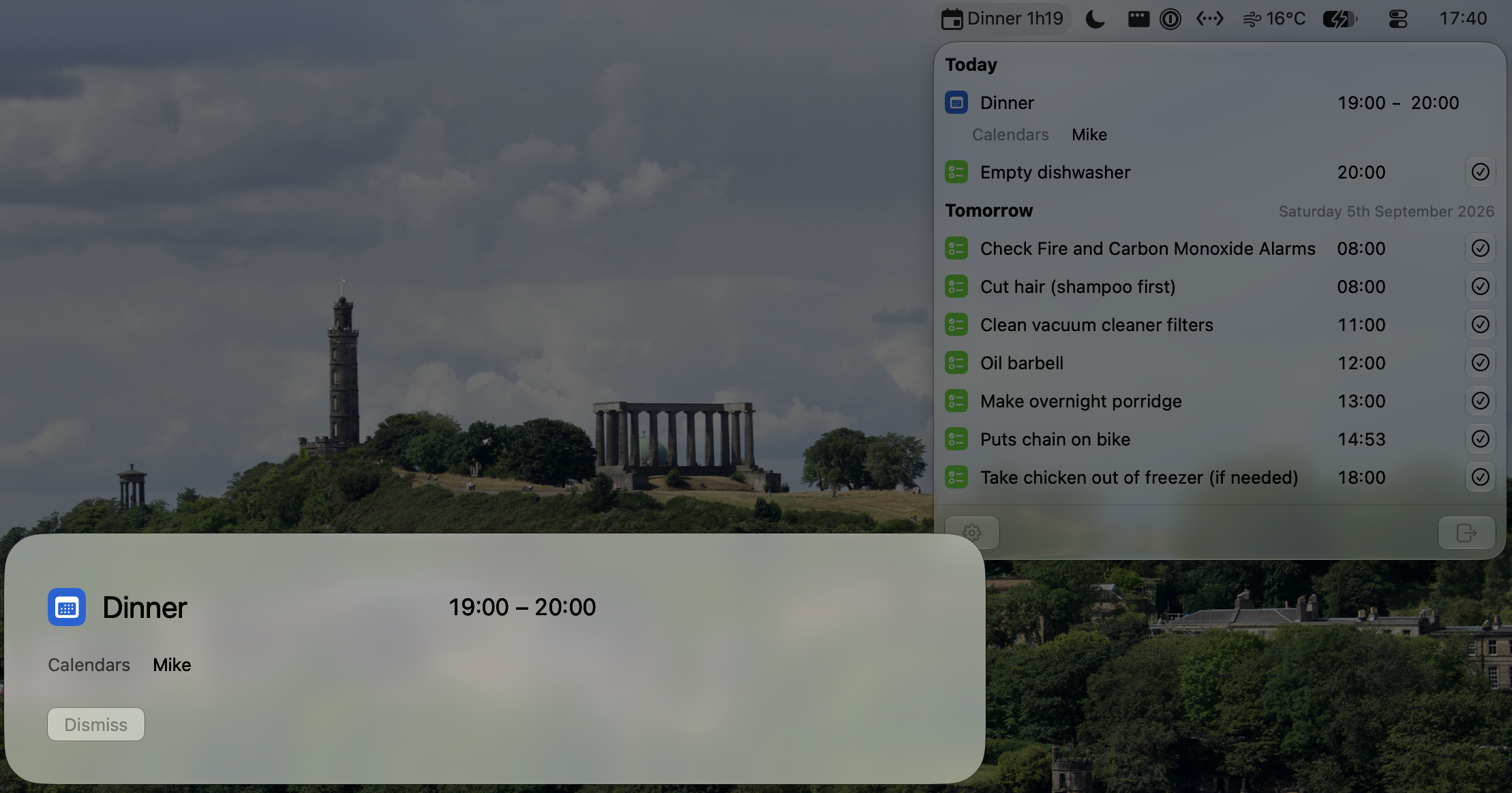 MinMaxCal showing calendar events, reminders and a meeting notification